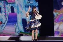 イブ役の指出毬亜。