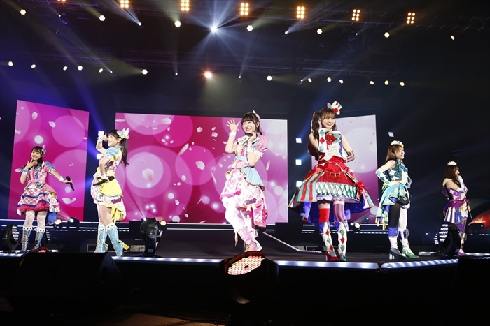 ミラクル☆スター。左からりんか役の厚木那奈美、えも役の久保田未夢、みらい役の林鼓子、あんな役の芹澤優、さら役の若井友希、める役の森嶋優花。