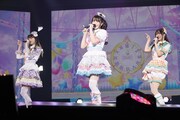 MY☆DREAM。左からみちる役の山田唯菜、ゆい役の伊達朱里紗、にの役の大地葉。