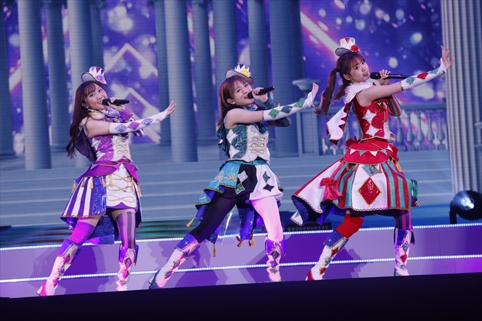 メルティックスター。左からめる役の森嶋優花、さら役の若井友希、あんな役の芹澤優。