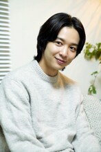 鈴木仁演じる杉浦ゆき。(c)「今夜すきやきだよ」製作委員会