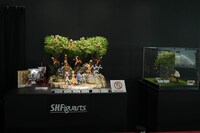 会場に展示された「NARUTO-ナルト-」のフィギュア。