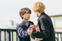 ドラマ「飴色パラドックス」の第1話より、新たな場面写真。 (c)「飴色パラドックス」製作委員会・MBS