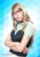 石井美絵子扮する中原ミズキ。