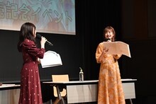 左から麻倉もも、久保ユリカ。