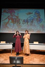 左から麻倉もも、久保ユリカ。