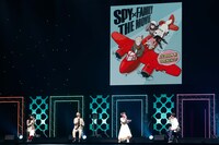 TVアニメ「SPY×FAMILY」ステージプログラムの様子。