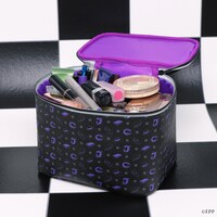 「風都探偵 バニティポーチ」翔太郎モデル。