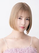 宇宙美空役の新條由芽。