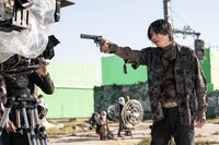 ドラマ「今際の国のアリス」シーズン2の“フィーチャレット映像”より。