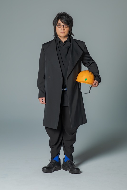 森川智之、全身。