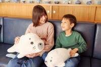 ゴマちゃんのぬいぐるみの使用イメージ。