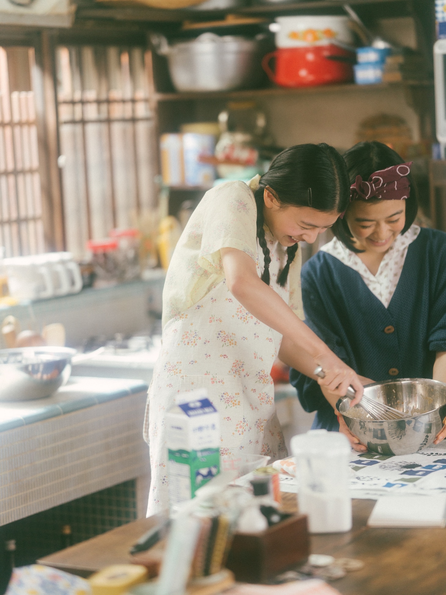 Netflixシリーズ「舞妓さんちのまかないさん」メイキングカット