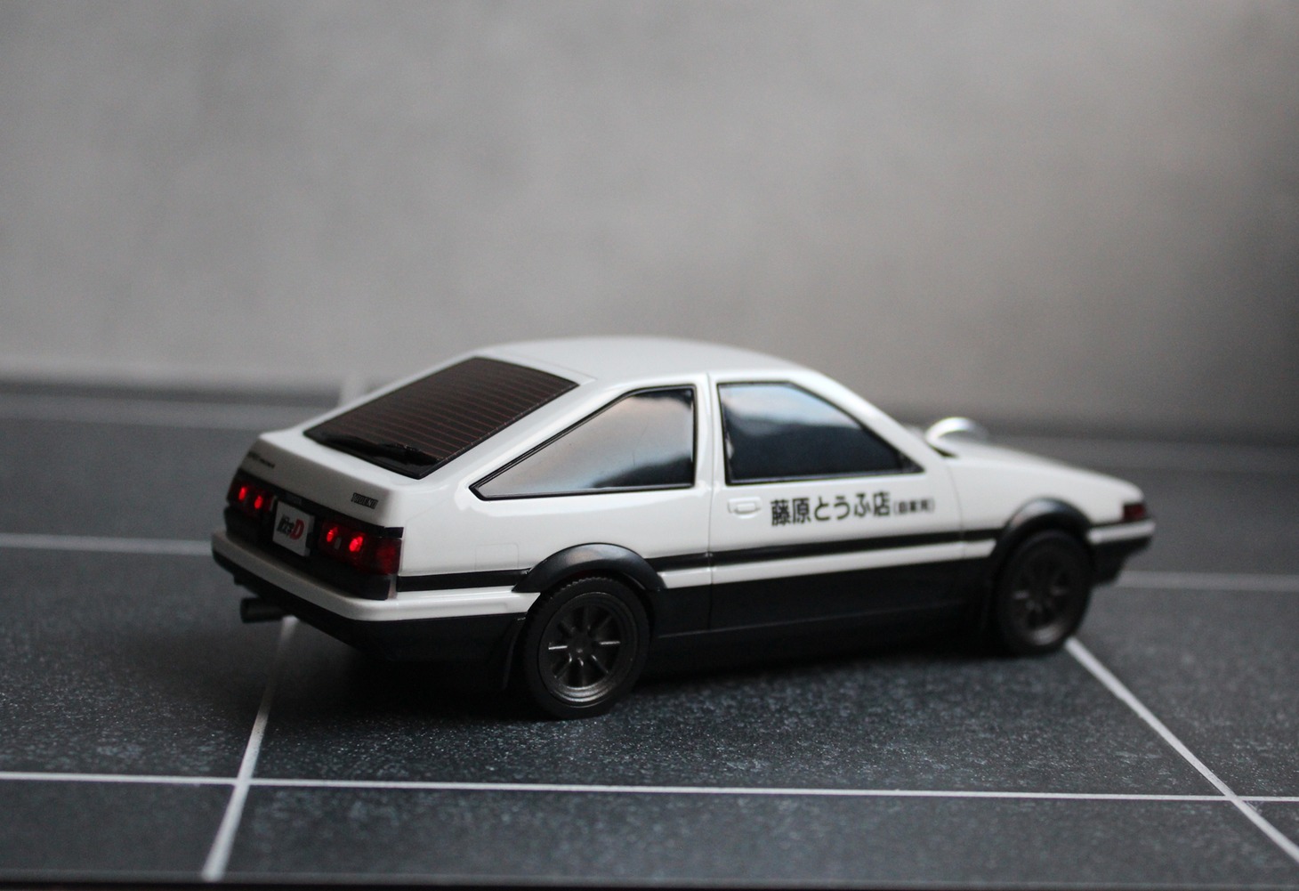 「無線マウス トヨタ AE86 『頭文字D』 藤原とうふ店（自家用）仕様」