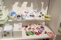 「新テニスの王子様×サンリオキャラクターズ -SERVICE PLAY！-」ポップアップコーナーの様子。