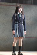 舞台「リコリス・リコイル」より、井ノ上たきな役の本西彩希帆（劇団4ドル50セント）。