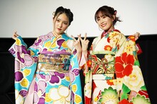 左からJUNNA、鈴木みのり。