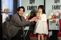 左から森崎ウィン、池村碧彩。