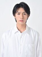 雷市陣吾役の佐藤たかみち。