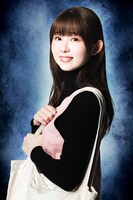 熊沢世莉奈演じる明音。