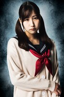 CHIRI演じる真木里菜。