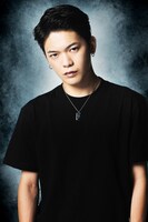 金澤慎治演じる村瀬春人。