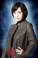 西尾まう演じる沙矢。