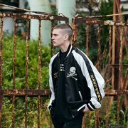 「Tokyo Revengers mastermind JAPAN スカジャン」着用イメージ