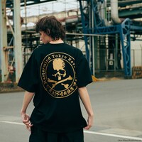 「Tokyo Revengers mastermind JAPAN Tシャツ 初代ロゴ柄」着用イメージ