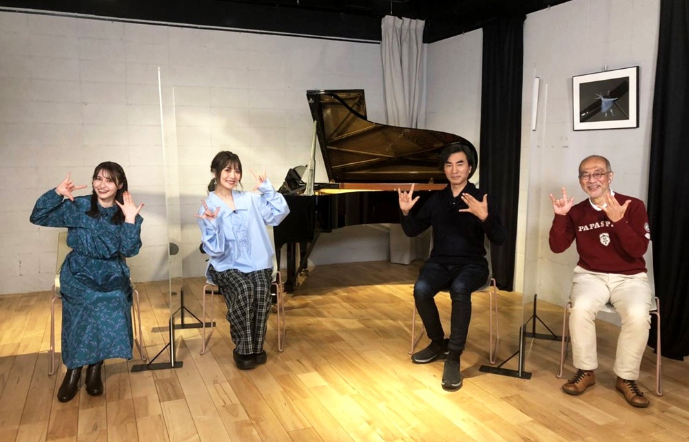 写真左から中島愛、May’n、河森正治、佐々木史朗。