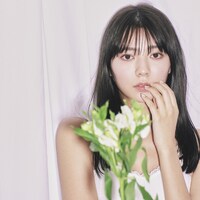 ドラマ「アカイリンゴ」より、川津明日香演じる水瀬優の新ビジュアル。