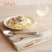 「ディナースプーン ニャンコ先生」「ディナーフォーク ニャンコ先生」の使用イメージ。