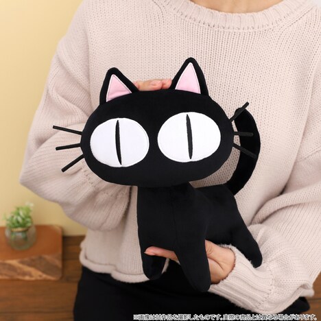 「トライガン・マキシマム 黒猫様ぬいぐるみ」の使用イメージ。