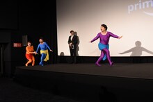 キャッツアイに扮して乱入する森三中。