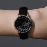 「深山霧島 モデル 腕時計」の着用例。