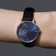 「鳥葦翔真 モデル 腕時計」の着用例。