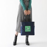 潔世一モデルのバッグ使用イメージ。