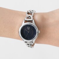 凪誠士郎モデルの腕時計着用イメージ。