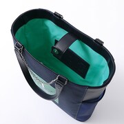 糸師凛モデルのバッグ。