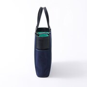 糸師凛モデルのバッグ。