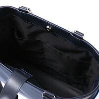 凪誠士郎モデルのバッグ。