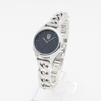 凪誠士郎モデルの腕時計。