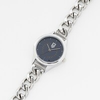 凪誠士郎モデルの腕時計。