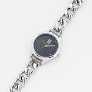 潔世一モデルの腕時計。