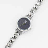 潔世一モデルの腕時計。