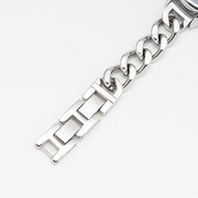 潔世一モデルの腕時計。