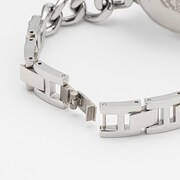 潔世一モデルの腕時計。