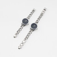 潔世一モデルの腕時計。