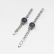 凪誠士郎モデルの腕時計。