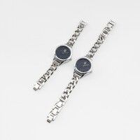 凪誠士郎モデルの腕時計。